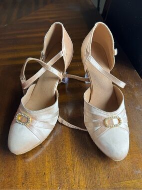 Women's Nude Satin Cross-Strap Heels with Decorative Buckle